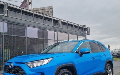 Toyota RAV4, 2021 год, 4 000 000 рублей, 3 фотография