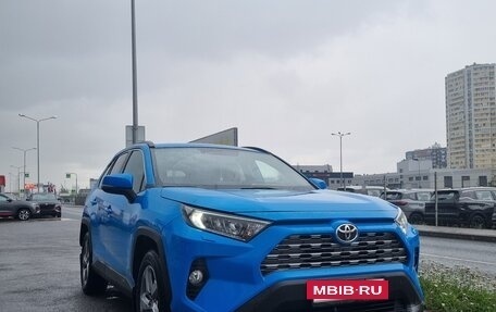 Toyota RAV4, 2021 год, 4 000 000 рублей, 4 фотография