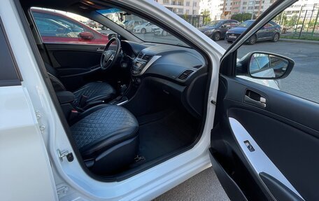 Hyundai Solaris II рестайлинг, 2015 год, 1 100 000 рублей, 5 фотография