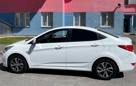 Hyundai Solaris II рестайлинг, 2015 год, 1 100 000 рублей, 3 фотография