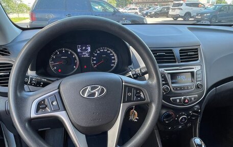 Hyundai Solaris II рестайлинг, 2015 год, 1 100 000 рублей, 2 фотография