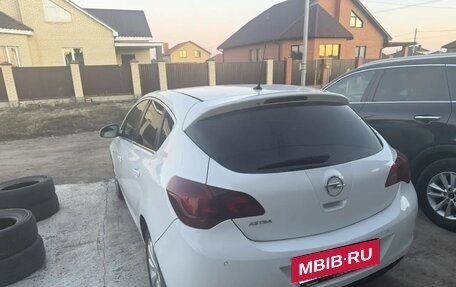 Opel Astra J, 2011 год, 585 000 рублей, 6 фотография