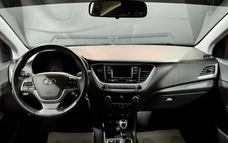 Hyundai Solaris II рестайлинг, 2018 год, 1 385 000 рублей, 8 фотография