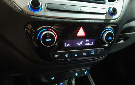 Hyundai Solaris II рестайлинг, 2018 год, 1 385 000 рублей, 12 фотография