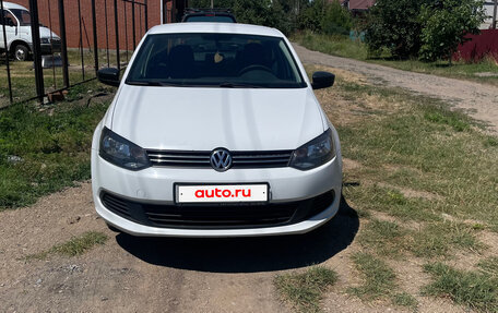 Volkswagen Polo VI (EU Market), 2014 год, 800 000 рублей, 1 фотография