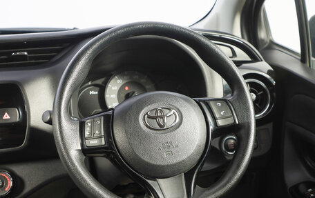 Toyota Vitz, 2019 год, 1 249 000 рублей, 12 фотография