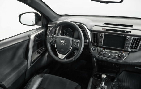 Toyota RAV4, 2016 год, 2 099 000 рублей, 10 фотография