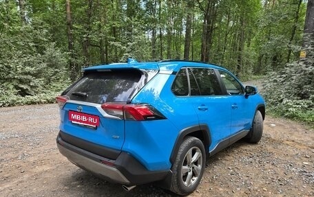 Toyota RAV4, 2021 год, 3 099 000 рублей, 3 фотография