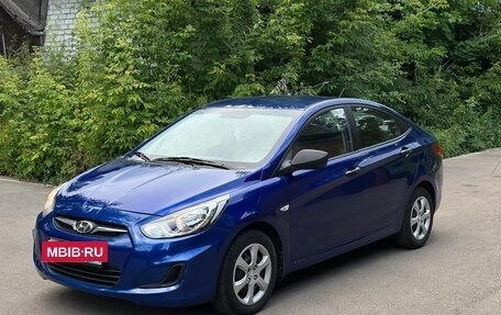 Hyundai Solaris II рестайлинг, 2013 год, 690 000 рублей, 3 фотография