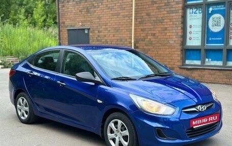 Hyundai Solaris II рестайлинг, 2013 год, 690 000 рублей, 2 фотография