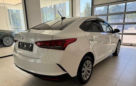 Hyundai Solaris II рестайлинг, 2021 год, 1 650 000 рублей, 4 фотография