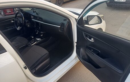 KIA Rio IV, 2018 год, 770 000 рублей, 6 фотография