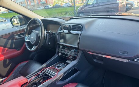 Jaguar F-Pace, 2016 год, 1 890 000 рублей, 5 фотография