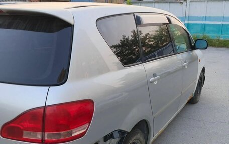 Toyota Ipsum II, 2001 год, 350 000 рублей, 22 фотография