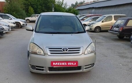 Toyota Ipsum II, 2001 год, 350 000 рублей, 14 фотография