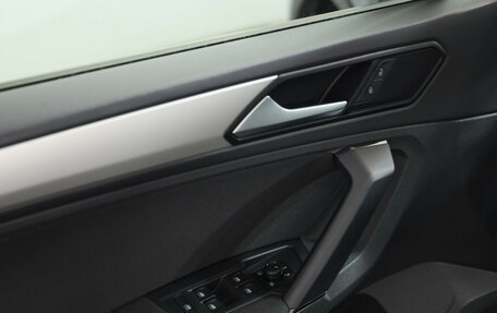 Volkswagen Tiguan II, 2019 год, 2 099 000 рублей, 21 фотография
