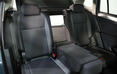 Volkswagen Tiguan II, 2019 год, 2 099 000 рублей, 27 фотография