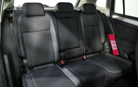 Volkswagen Tiguan II, 2019 год, 2 099 000 рублей, 26 фотография