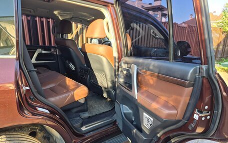 Toyota Land Cruiser 200, 2016 год, 6 900 000 рублей, 6 фотография