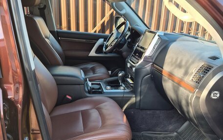 Toyota Land Cruiser 200, 2016 год, 6 900 000 рублей, 8 фотография