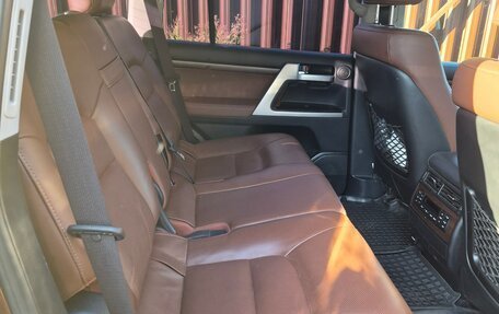 Toyota Land Cruiser 200, 2016 год, 6 900 000 рублей, 7 фотография