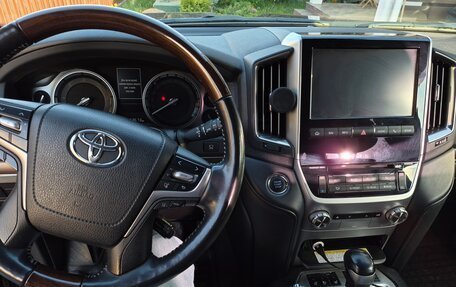 Toyota Land Cruiser 200, 2016 год, 6 900 000 рублей, 9 фотография