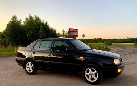 Volkswagen Vento, 1992 год, 422 000 рублей, 4 фотография