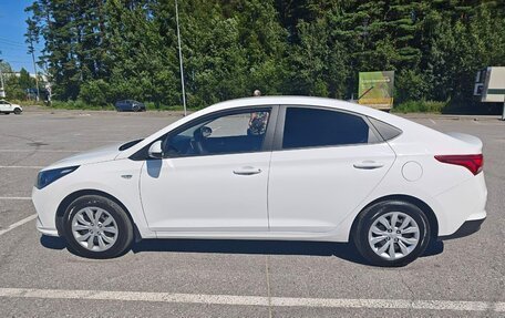 Hyundai Solaris II рестайлинг, 2021 год, 1 800 000 рублей, 2 фотография