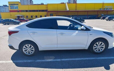 Hyundai Solaris II рестайлинг, 2021 год, 1 800 000 рублей, 6 фотография