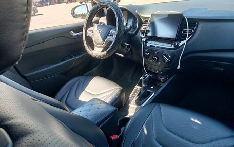 Hyundai Solaris II рестайлинг, 2021 год, 1 800 000 рублей, 19 фотография