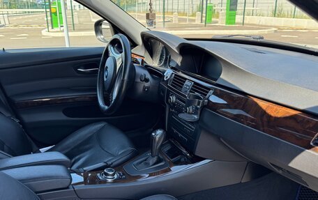 BMW 3 серия, 2010 год, 1 300 000 рублей, 13 фотография