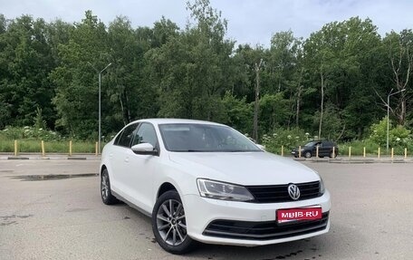 Volkswagen Jetta VI, 2015 год, 920 000 рублей, 1 фотография