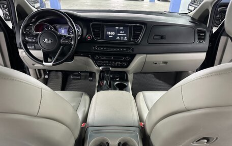 KIA Carnival III, 2019 год, 2 695 000 рублей, 15 фотография