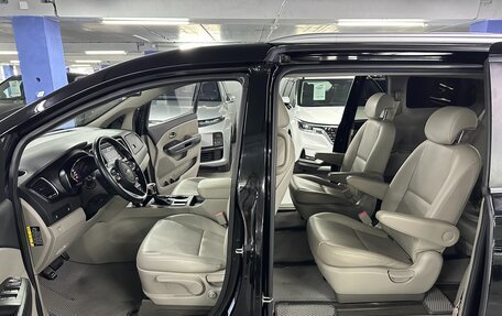 KIA Carnival III, 2019 год, 2 695 000 рублей, 19 фотография