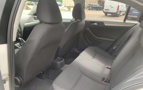 Volkswagen Jetta VI, 2015 год, 920 000 рублей, 7 фотография