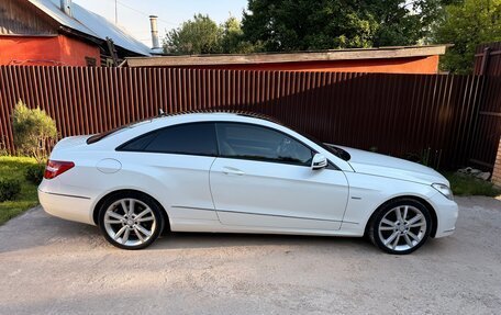 Mercedes-Benz E-Класс, 2011 год, 1 270 000 рублей, 4 фотография
