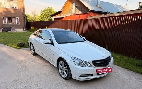 Mercedes-Benz E-Класс, 2011 год, 1 270 000 рублей, 3 фотография