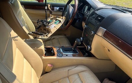 Volkswagen Touareg III, 2004 год, 295 000 рублей, 8 фотография