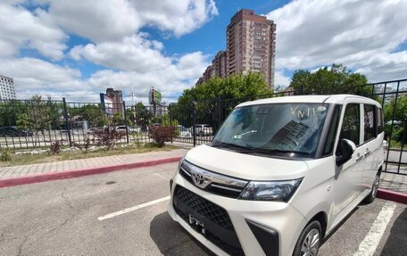 Toyota Roomy I, 2022 год, 795 000 рублей, 2 фотография