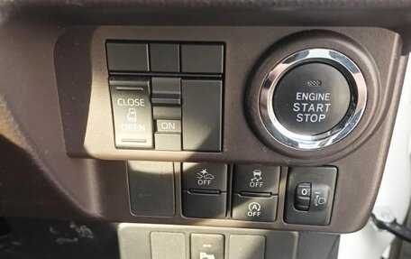 Toyota Roomy I, 2022 год, 795 000 рублей, 20 фотография