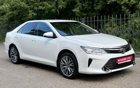 Toyota Camry, 2015 год, 1 650 000 рублей, 3 фотография