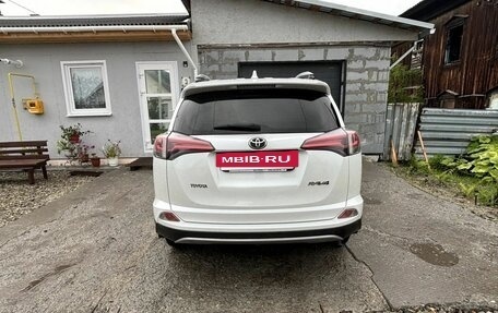 Toyota RAV4, 2019 год, 2 860 000 рублей, 2 фотография