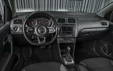 Volkswagen Polo VI (EU Market), 2018 год, 1 200 000 рублей, 6 фотография