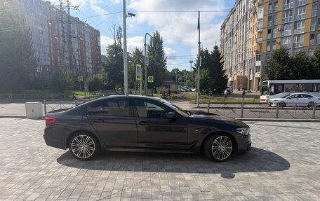 BMW 5 серия, 2019 год, 3 780 000 рублей, 4 фотография