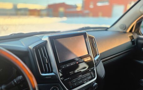Toyota Land Cruiser 200, 2017 год, 5 200 000 рублей, 6 фотография