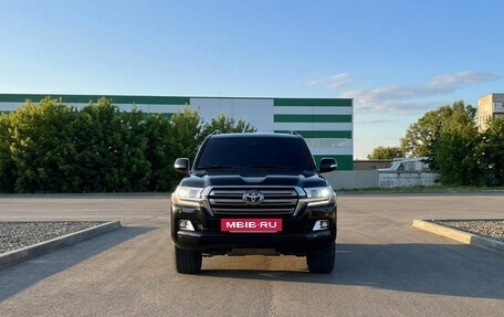Toyota Land Cruiser 200, 2017 год, 5 200 000 рублей, 2 фотография