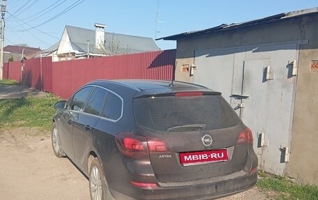 Opel Astra J, 2011 год, 600 000 рублей, 1 фотография