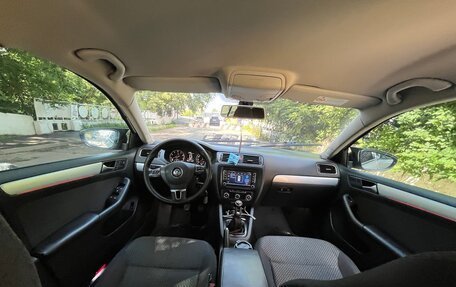Volkswagen Jetta VI, 2012 год, 950 000 рублей, 11 фотография