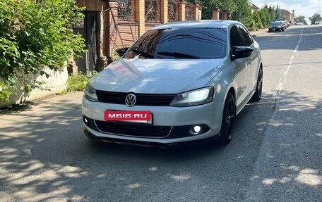 Volkswagen Jetta VI, 2012 год, 950 000 рублей, 3 фотография