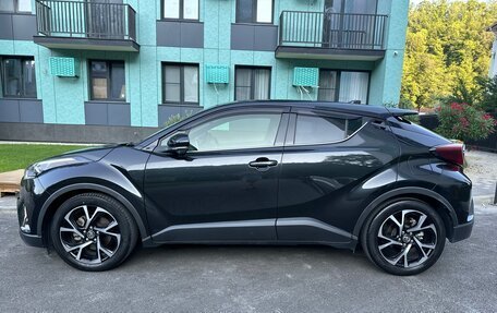 Toyota C-HR I рестайлинг, 2019 год, 2 100 000 рублей, 3 фотография